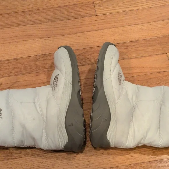 The North Face 700 Women's Nuptse Apres Booties Goose Down Insulated - Picture 13 of 14